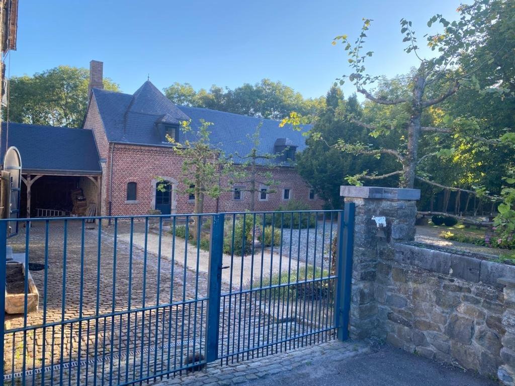 Les Confidences De Messire Sanglier, Stylished Guest Houses Beauraing Εξωτερικό φωτογραφία